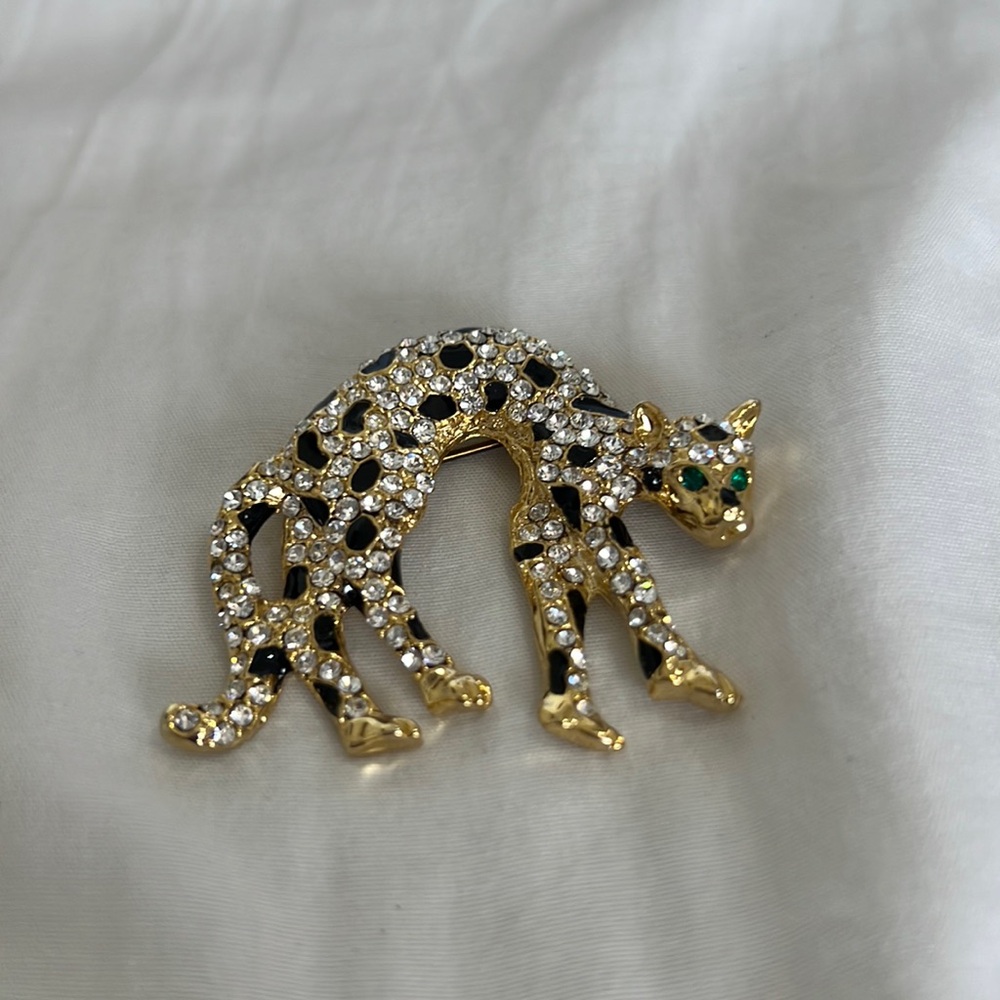 vintage luxury brooch pin 🐆✨